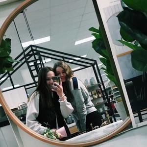 Meet your Posher, Alaina